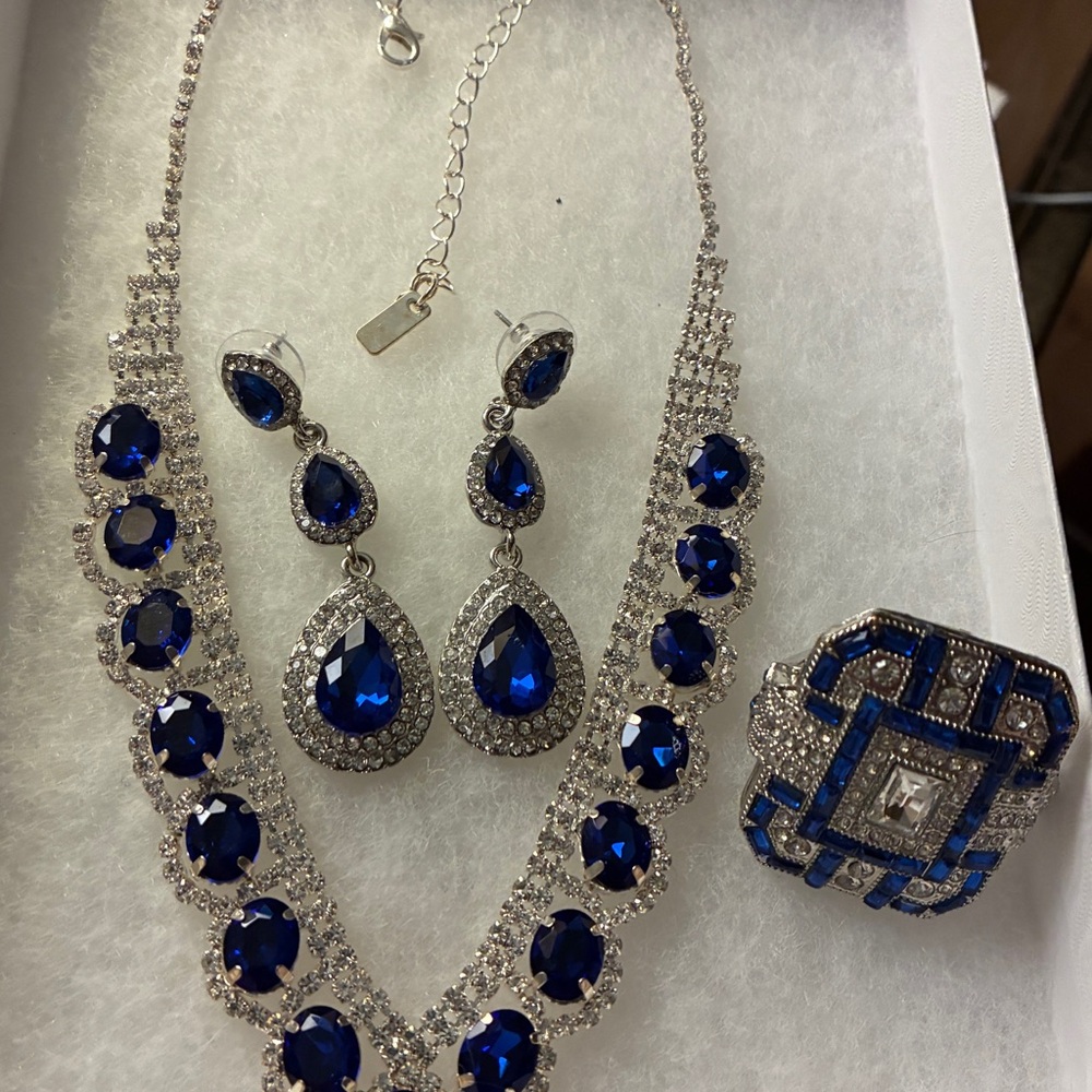 Elegant Blue and Silver Jewelry Set